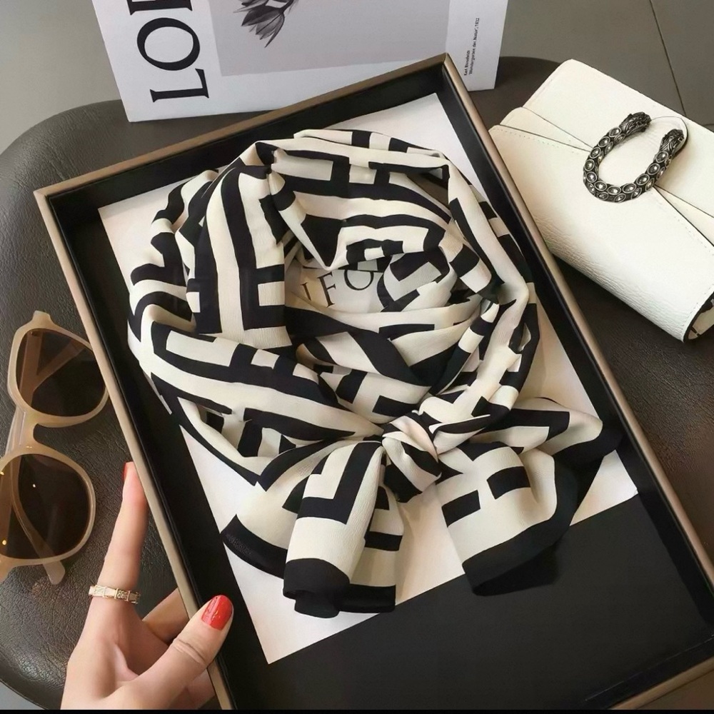 Elegant 100% Printed Silk Scarf - Picture 2 of 3